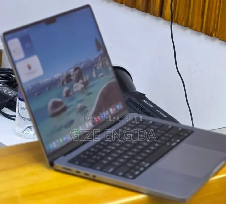 New Laptop Apple MacBook Pro 2021 M1 16GB Apple M1 Pro SSD 512GB