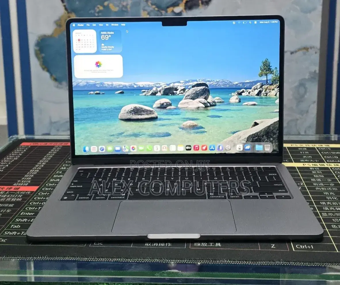 New Laptop Apple MacBook 16GB Apple M2 SSD 512GB