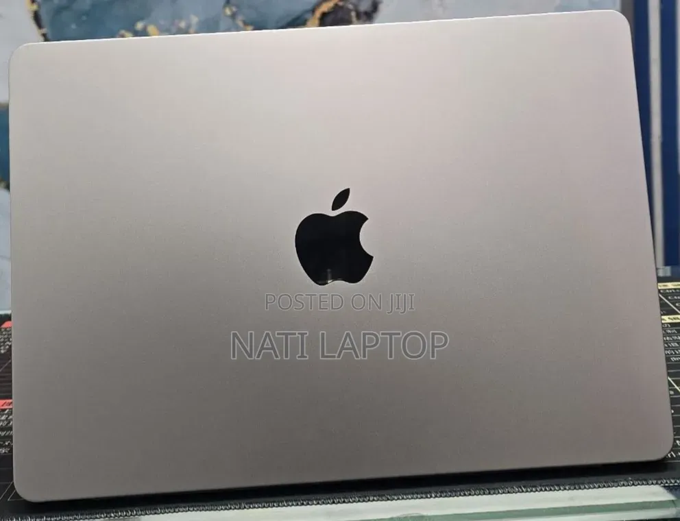 New Laptop Apple MacBook Air 2022 M2 16GB Apple M2 SSD 256GB