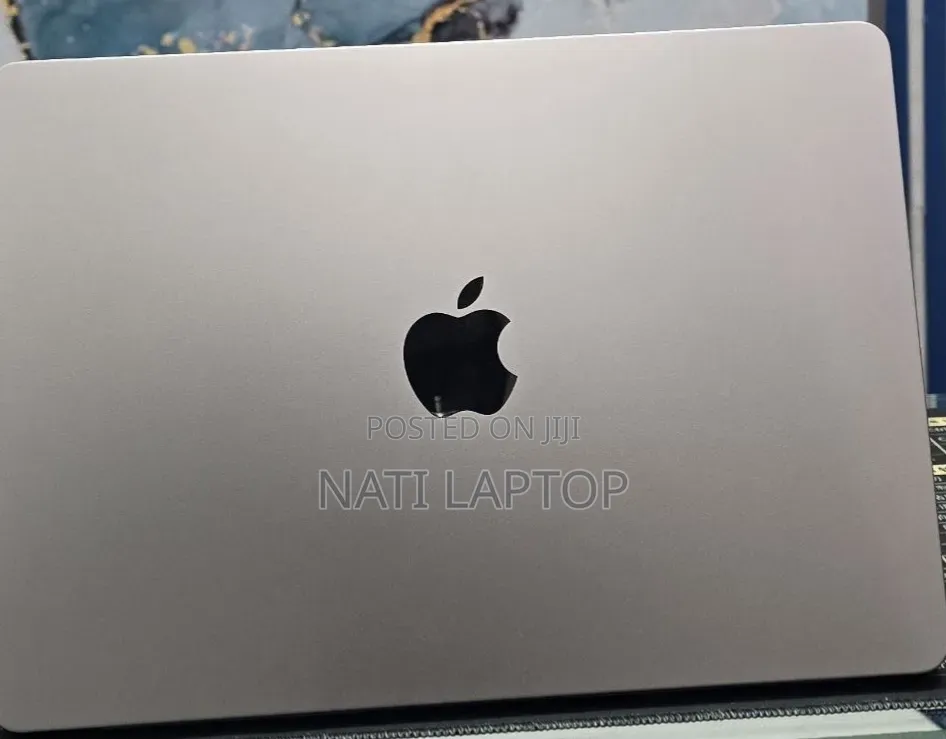 New Laptop Apple MacBook Air 2022 M2 16GB Apple M2 SSD 256GB