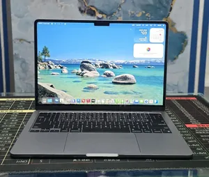 New Laptop Apple MacBook Air 2022 M2 16GB Apple M2 SSD 512GB