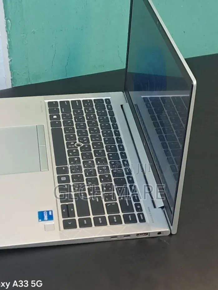 New Laptop HP EliteBook 840 G8 16GB Intel Core i5 SSD 512GB