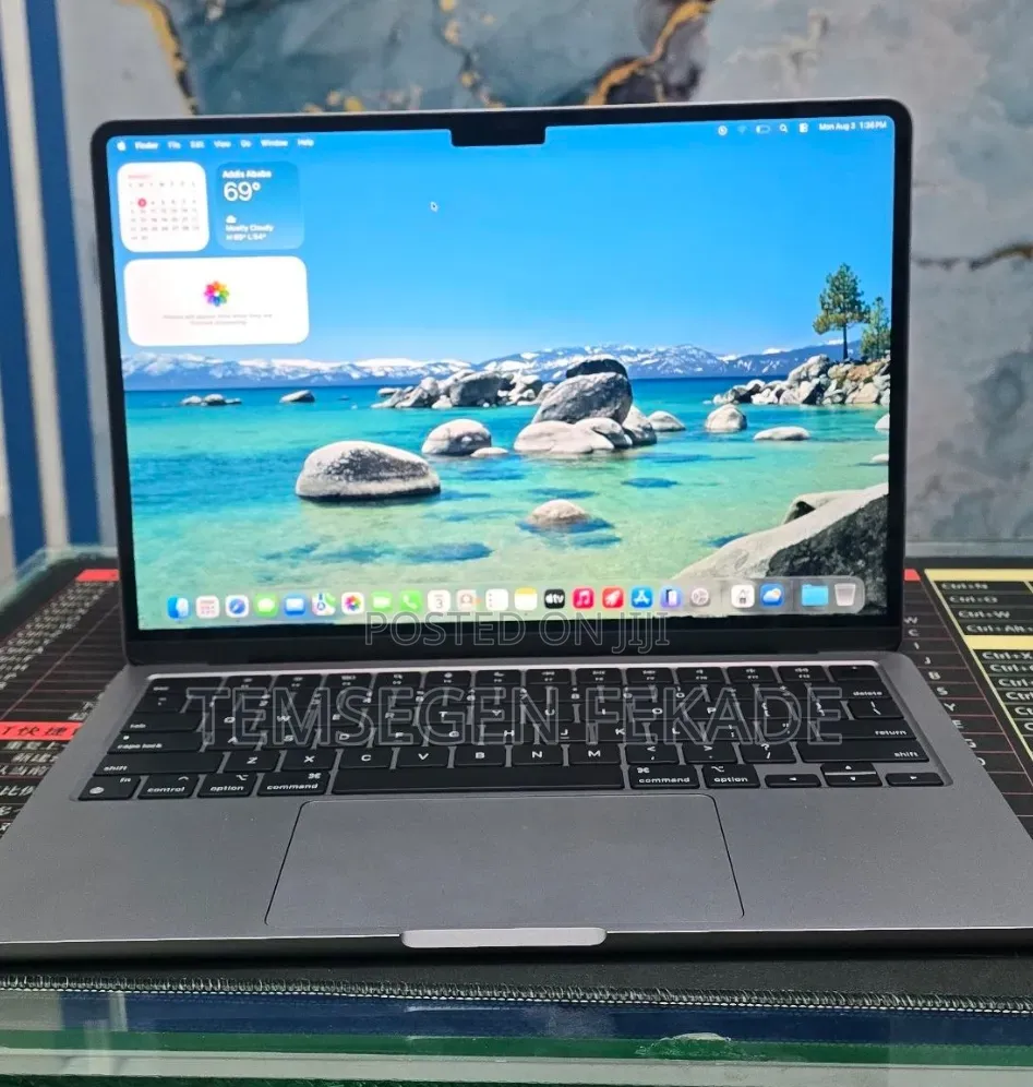 New Laptop Apple MacBook Air 2022 M2 16GB Apple M2 SSD 512GB