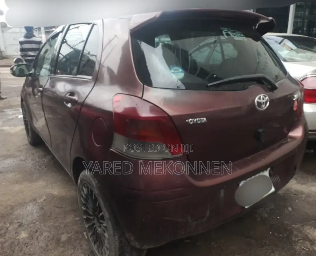 Toyota Yaris 2010 Burgundy