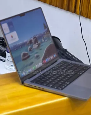 New Laptop Apple MacBook Pro 2021 M1 16GB Apple M1 SSD 512GB