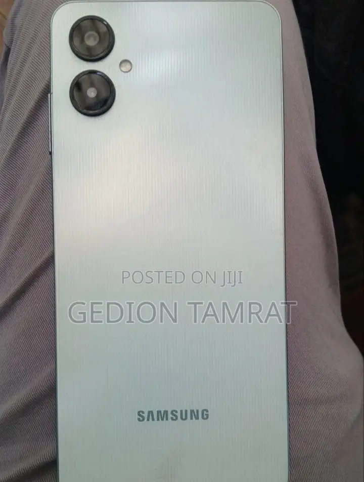 Samsung Galaxy A06 64 GB Gray