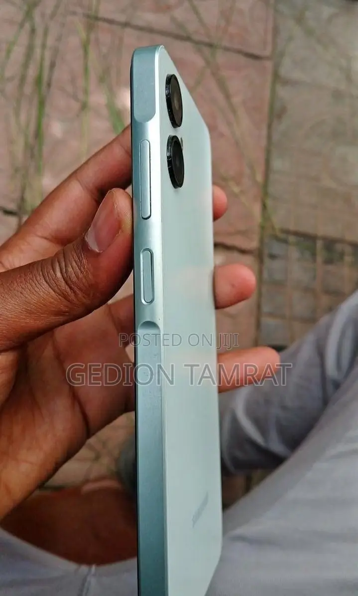 Samsung Galaxy A06 64 GB Gray