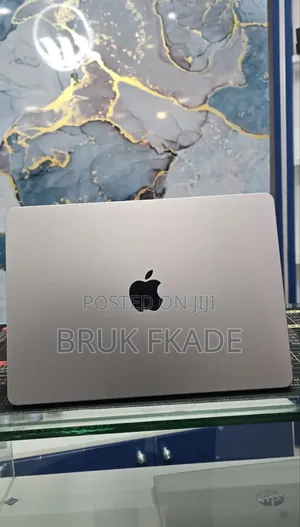 New Laptop Apple MacBook Air 2022 M2 16GB Apple M2 SSD 512GB