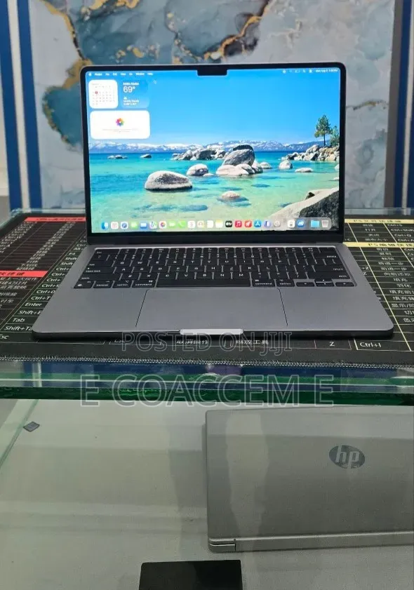 New Laptop Apple MacBook 16GB SSD 512GB