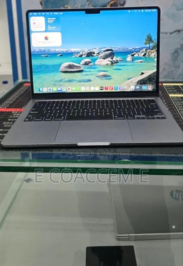 New Laptop Apple MacBook 16GB SSD 512GB