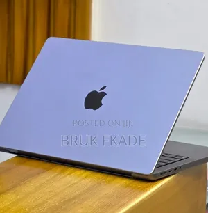 New Laptop Apple MacBook 16GB Apple M2 SSD 512GB