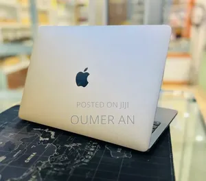 New Laptop Apple MacBook Pro 2022 M2 8GB Intel Core i7 SSD 512GB
