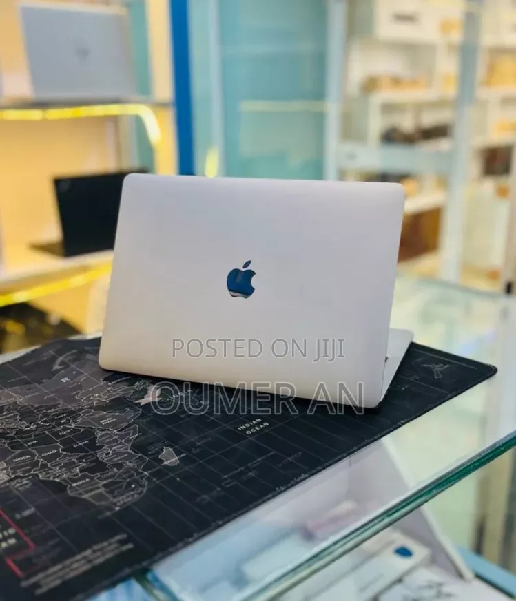 New Laptop Apple MacBook Pro 2022 M2 8GB Intel Core i7 SSD 512GB