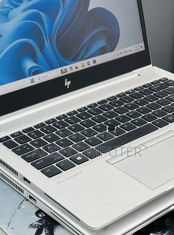 New Laptop HP EliteBook 840 G5 16GB Intel Core i5 SSD 512GB