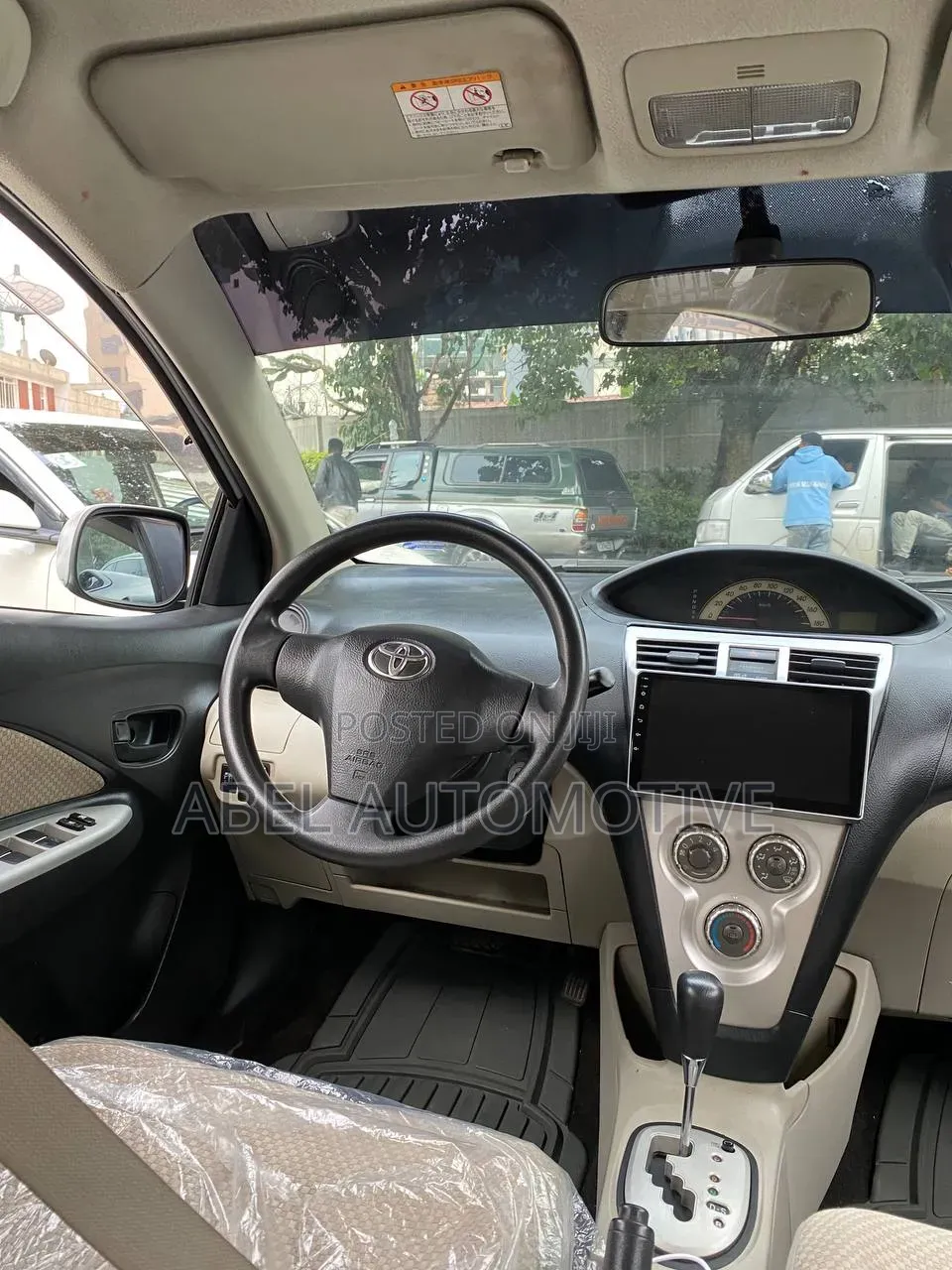 Toyota Yaris 2010 Silver