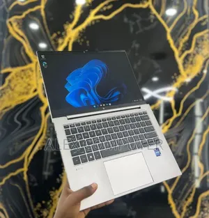 New Laptop HP ZBook Firefly 14 G10 16GB Intel Core i7 SSD 512GB