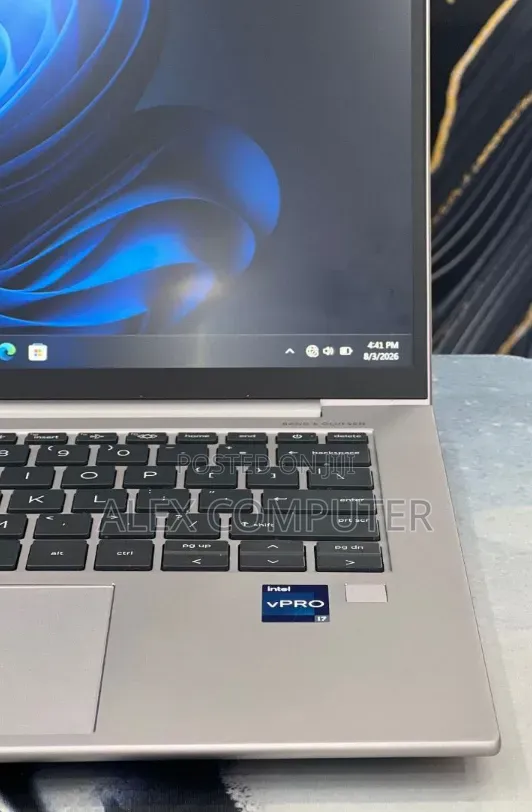 New Laptop HP ZBook Firefly 14 G10 16GB Intel Core i7 SSD 512GB