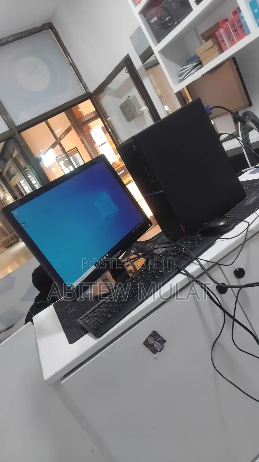 New Desktop Computer Lenovo ideacentre 720 8GB Intel Core i3 HDD 500GB