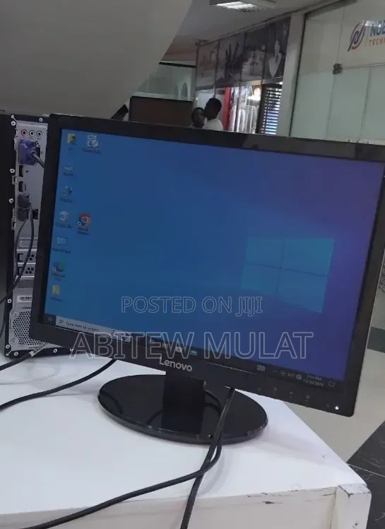 New Desktop Computer Lenovo ideacentre 720 8GB Intel Core i3 HDD 500GB