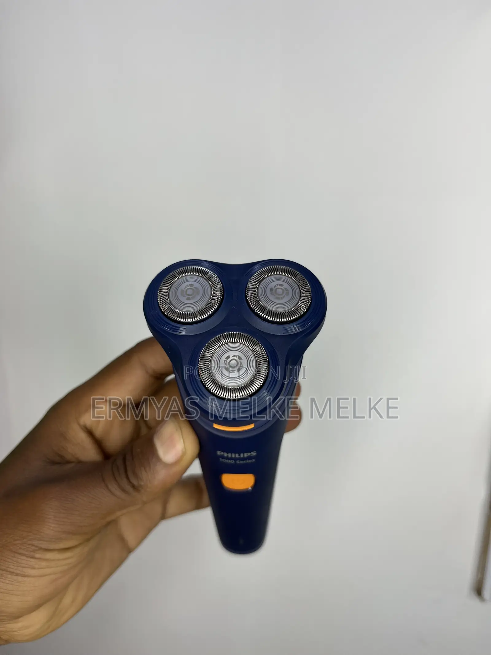 Philips Aqua Touch Shaver 1000 Wet or Dry Electric Shaver