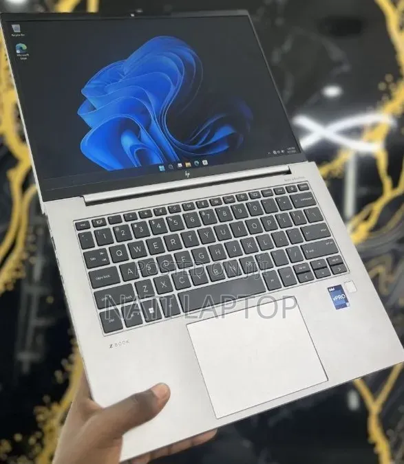 New Laptop HP ZBook Firefly 14 G10 16GB Intel Core i7 SSD 512GB