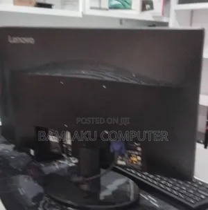 New Lenovo ThinkCentre M720 SFF 8GB Intel Core i3 HDD 500GB