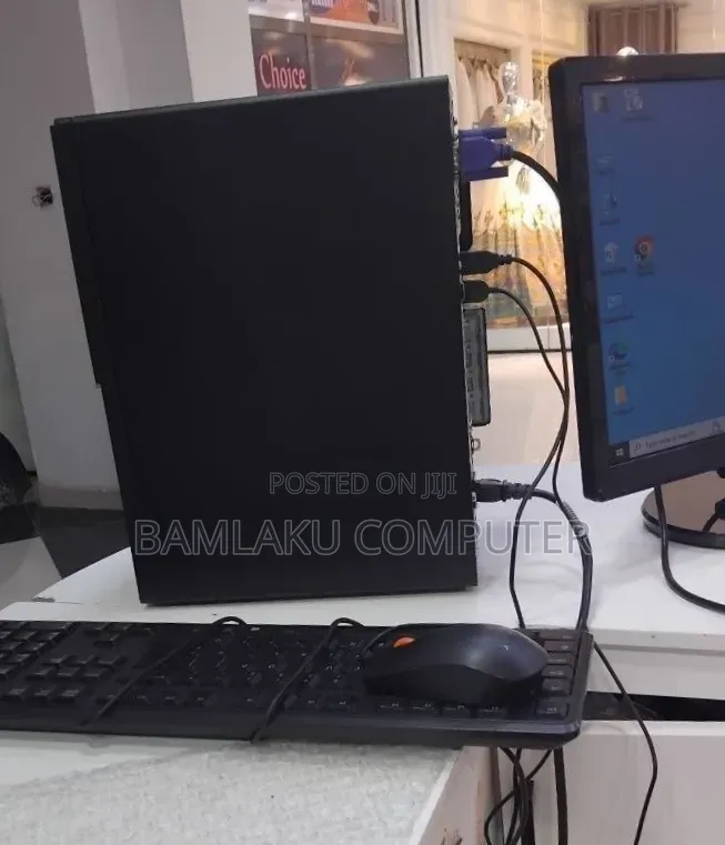 New Lenovo ThinkCentre M720 SFF 8GB Intel Core i3 HDD 500GB