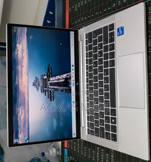New Laptop HP EliteBook 830 G8 16GB Intel Core i5 SSD 512GB