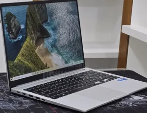 New Laptop Samsung Galaxy Book4 16GB Intel Core 7 SSD 512GB