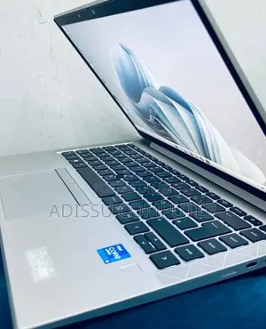 New Laptop HP EliteBook 840 G8 16GB Intel Core i5 SSD 512GB