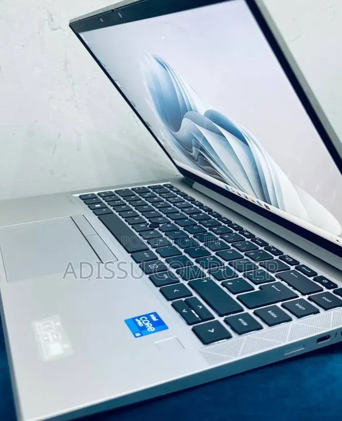 New Laptop HP EliteBook 840 G8 16GB Intel Core i5 SSD 512GB