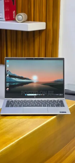 New Laptop HP Elitebook 830 G11 16GB Intel Core Ultra 7 SSD 512GB