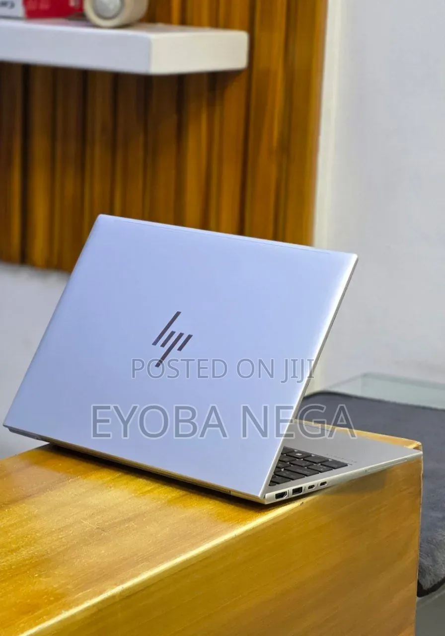 New Laptop HP Elitebook 830 G11 16GB Intel Core Ultra 7 SSD 512GB