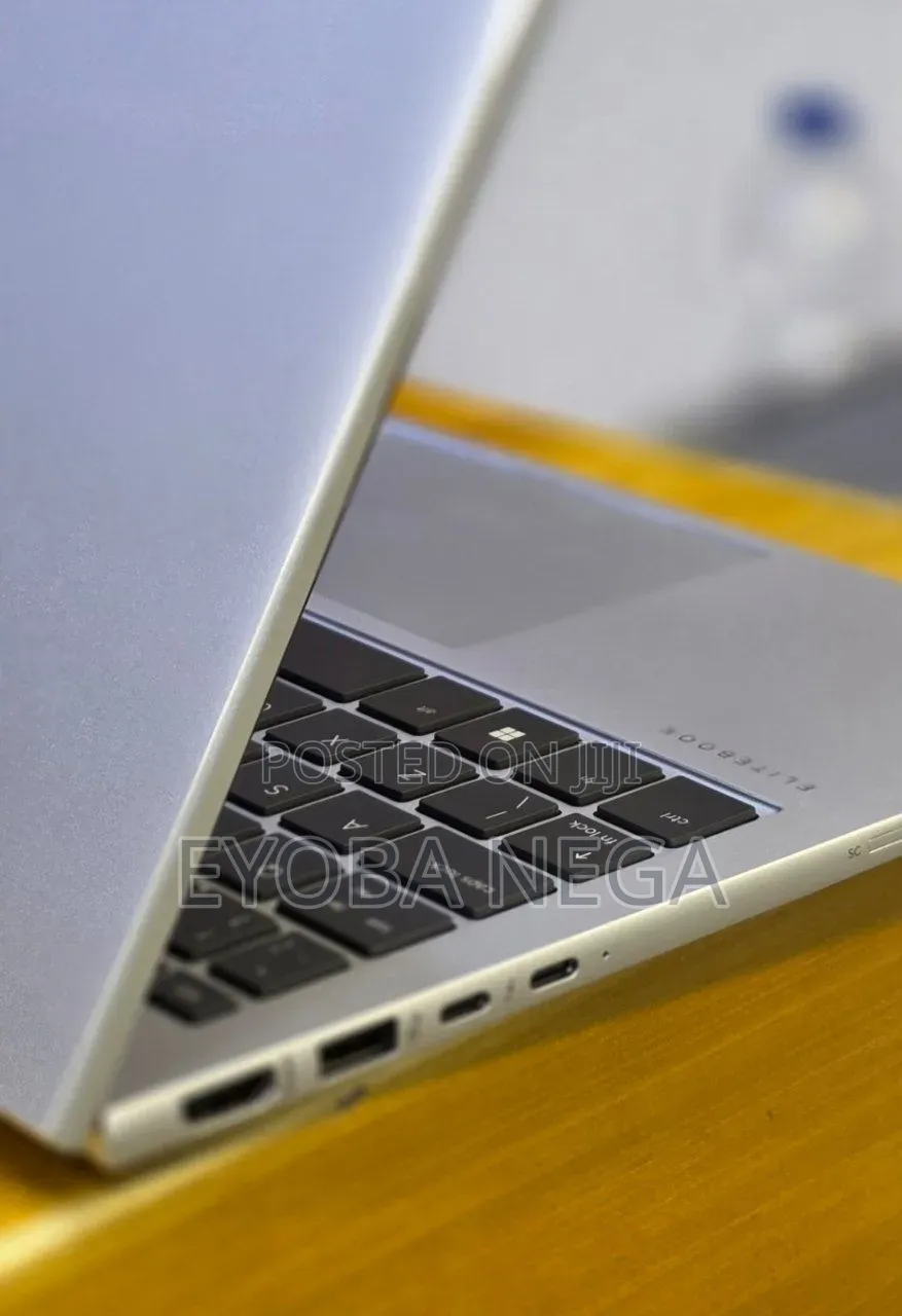 New Laptop HP Elitebook 830 G11 16GB Intel Core Ultra 7 SSD 512GB
