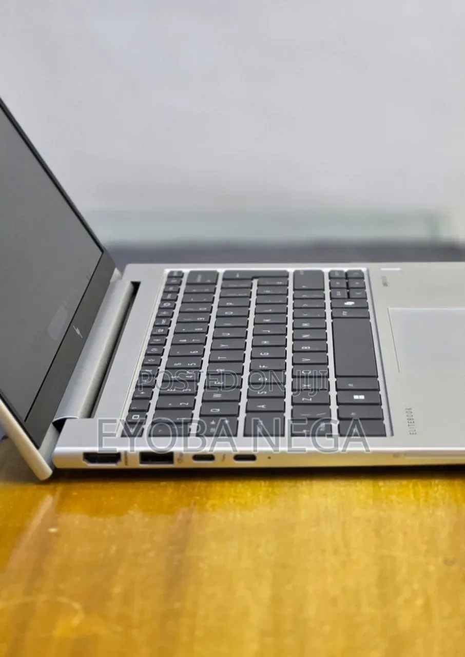 New Laptop HP Elitebook 830 G11 16GB Intel Core Ultra 7 SSD 512GB
