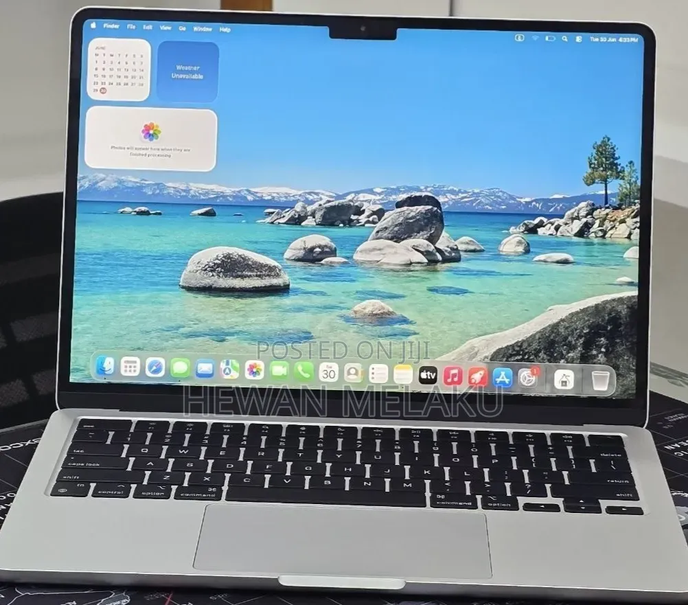 New Laptop Apple MacBook Air 2024 M3 16GB Apple M3 SSD 256GB