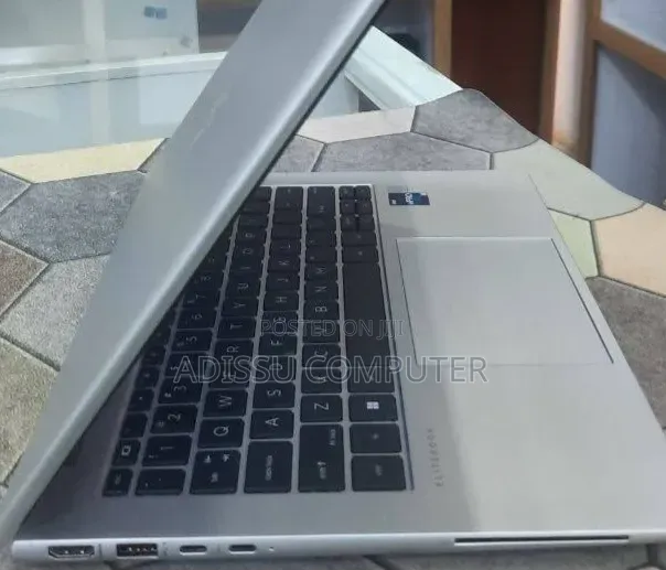 New Laptop HP EliteBook 840 G10 16GB Intel Core i5 SSD 512GB