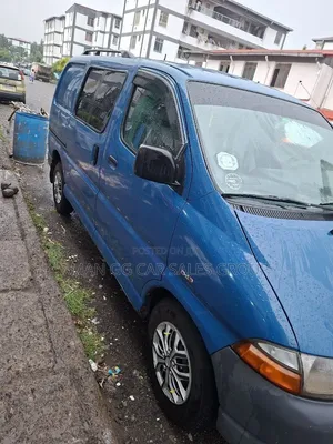 Toyota HiAce 2004 Blue