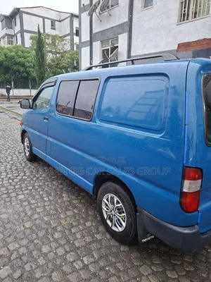 Toyota HiAce 2004 Blue