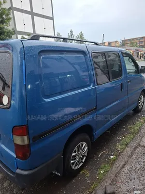 Toyota HiAce 2004 Blue