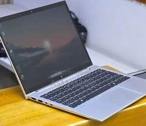 New Laptop HP Elitebook 830 G11 16GB Intel Core Ultra 7 SSD 512GB