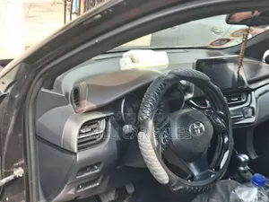 Toyota C-HR 2020 Gray