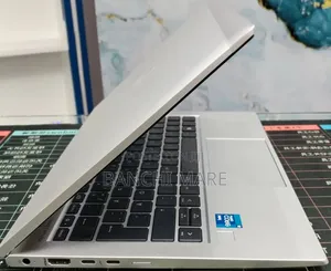New Laptop HP EliteBook 830 G8 16GB Intel Core i5 SSD 512GB