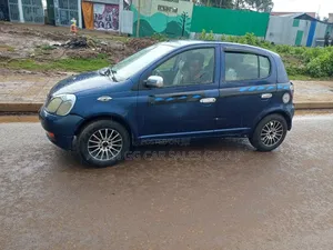 Toyota Vitz 2001 Blue
