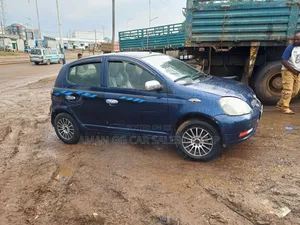 Toyota Vitz 2001 Blue