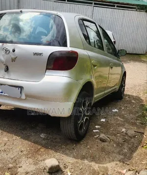 Toyota Yaris 1999 Silver