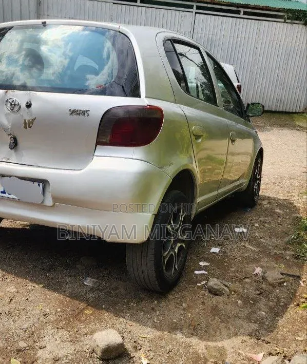 Toyota Yaris 1999 Silver