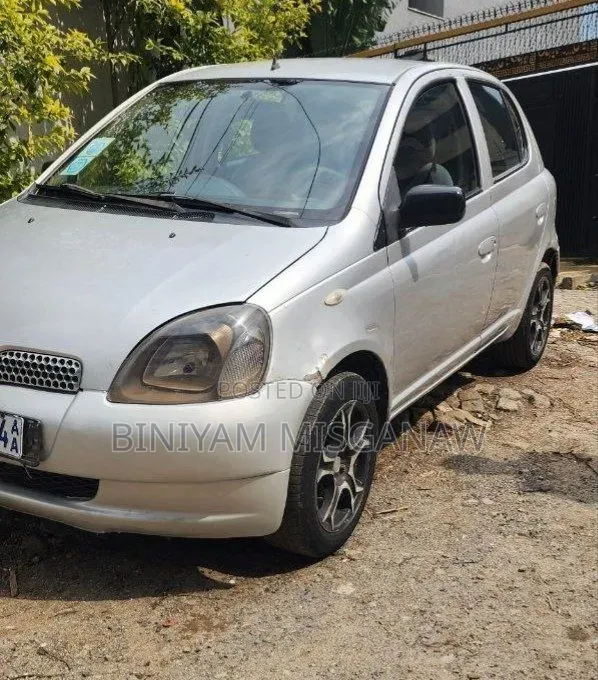 Toyota Yaris 1999 Silver