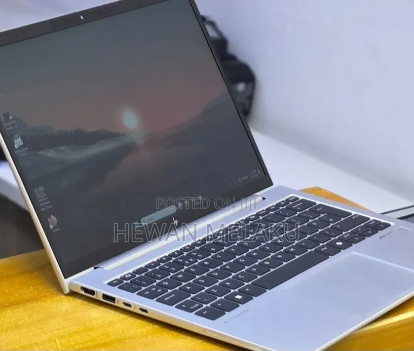 New Laptop HP Elitebook 830 G11 16GB Intel Core Ultra 7 SSD 512GB