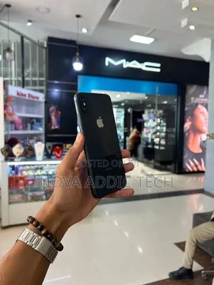 New Apple iPhone XS Max 64 GB Black